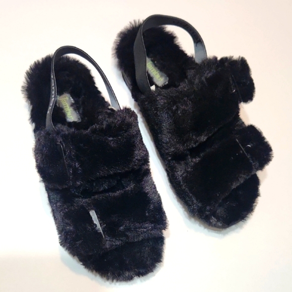 Jambu Black Faux Fur Slippers - Picture 1 of 10